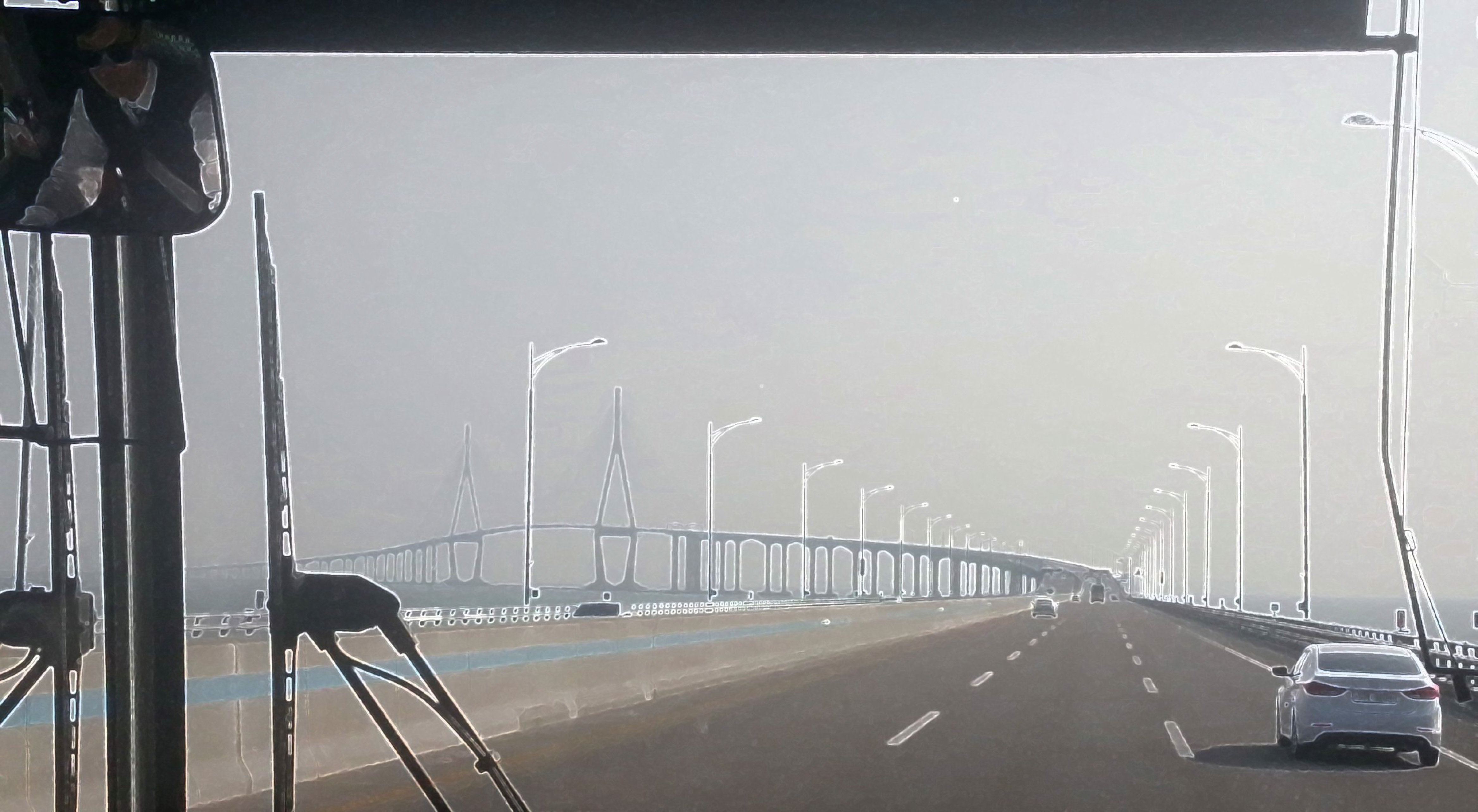 Vom Flughafen Incheon über die 12 km lange Incheon-Brücke nach Seoul