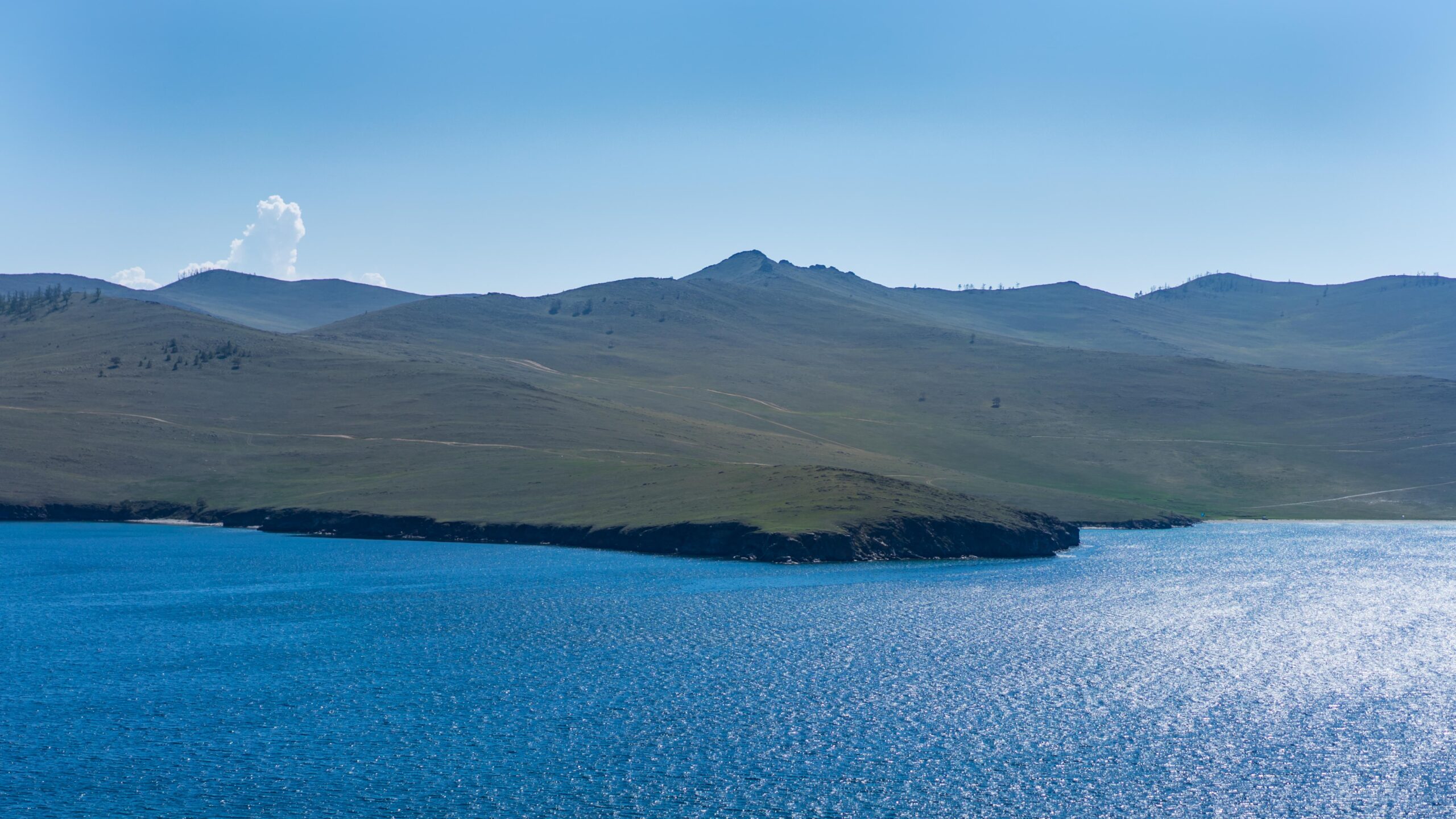 Baikalsee, Kleine Meer, Blick von der Insel Ogoj auf die Südküste Olchons