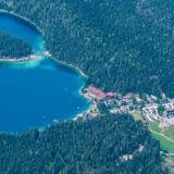 Blick von der Zugspitze-Seilbahn auf den Eibsee