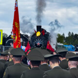 Belarus, 9. Mai 2025, Kilometer langer Festumzug zur Festung Brest