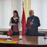 Belarus, bei Brest, Schule Domatschewa, Vertragsunterzeichnung
