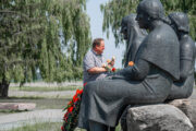 Belarus, Region Brest, Deutsche an der Gedenkstätte Dremlewo